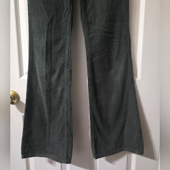 Pacsun High Rise Flare Corduroy Pants in Dark Green, Slim Fit, Button Fly, EUC! - Picture 4 of 12